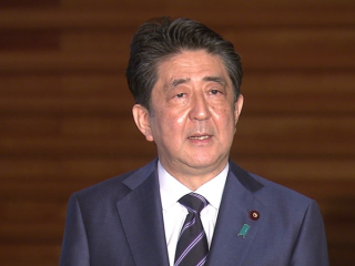 安倍总理在接受记者采访时发言