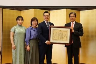 北京澄明弓道場への在外公館長表彰(2022年5月30日)