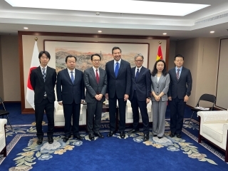 金杉宪治大使会见国家国际发展合作署署长罗照辉（2024年5月14日）