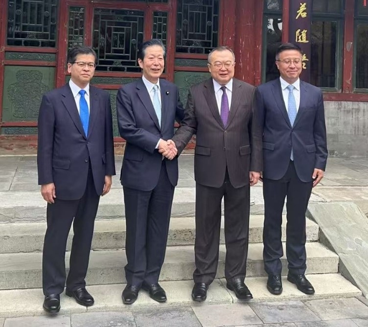 日本公明党常任顾问山口那津男率团访华