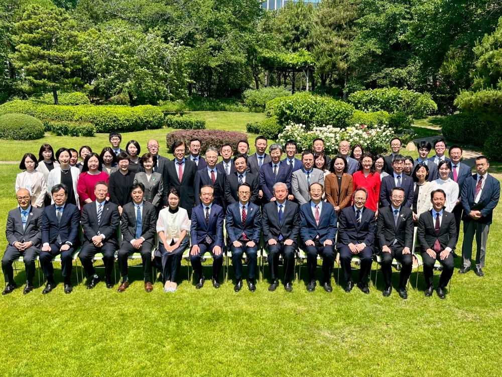 「全中国選抜大学生日本語スピーチコンテスト運営事務局」への在外公館長表彰(2025年5月17日)